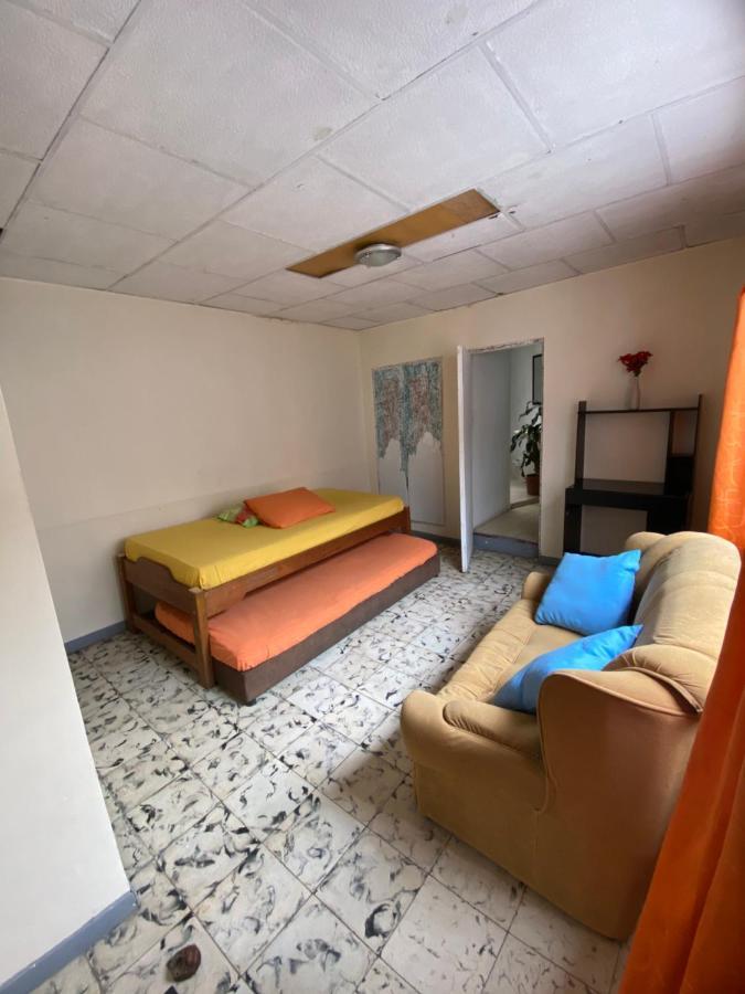 Hostal Casa Las Tias Medellín Esterno foto