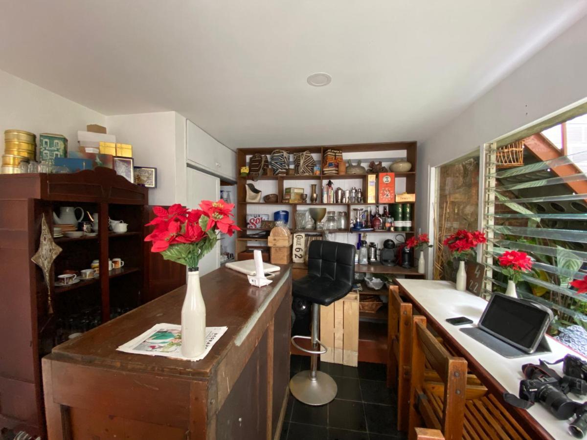 Hostal Casa Las Tias Medellín Esterno foto