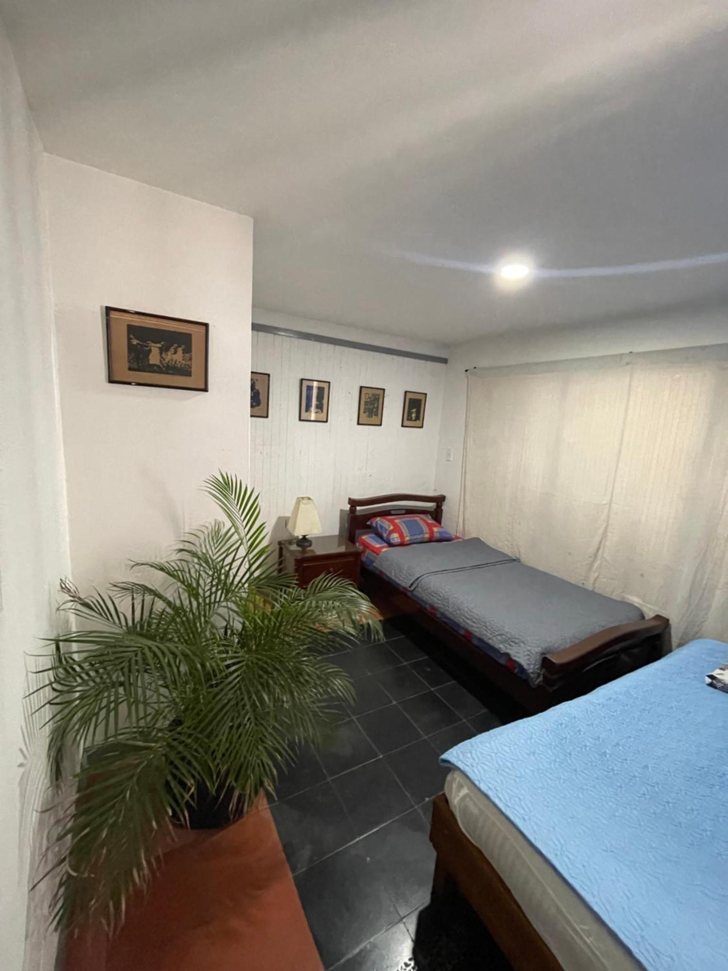 Hostal Casa Las Tias Medellín Esterno foto